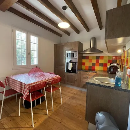 Elizako Bidea בית נופש